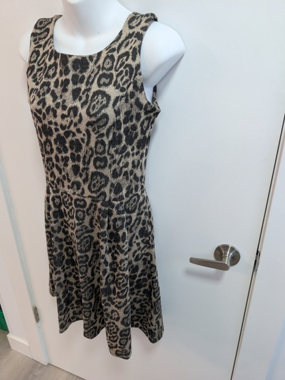 NEW - Picture 2 of 8